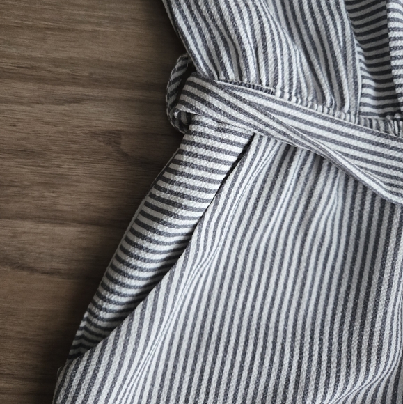 (S) Jumpsuit/Romper - Picture 6 of 6